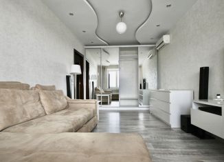 Сдается 2-ком. квартира, 65 м2, Нижний Новгород, улица Родионова, 199к2, Нижегородский район