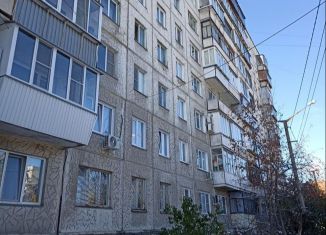 Сдается в аренду комната, 18 м2, Челябинск, улица Калинина, 13