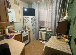 Продается 2-ком. квартира, 45 м2, Новомосковск, Школьная улица, 2А