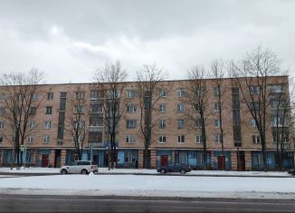 Продаю 3-ком. квартиру, 62.4 м2, Гатчина, Рощинская улица, 18А