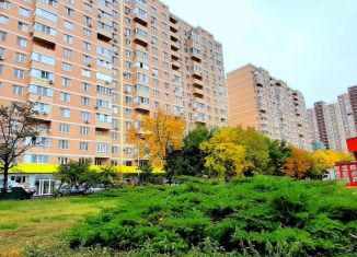 Продаю 2-комнатную квартиру, 70 м2, Краснодар, улица имени Игнатова, 4/1, ЖК Феникс