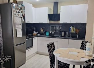 Сдам трехкомнатную квартиру, 70 м2, Мурино, улица Шувалова, 22к1