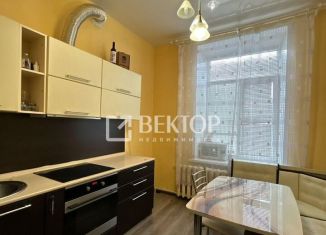 Продам 2-комнатную квартиру, 56 м2, Буй, улица 1917 года, 1Б