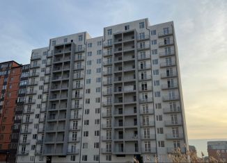 Продаю 1-ком. квартиру, 45 м2, Махачкала, улица Хаджи Булача, 14Ак1, ЖК Ак-Гёль