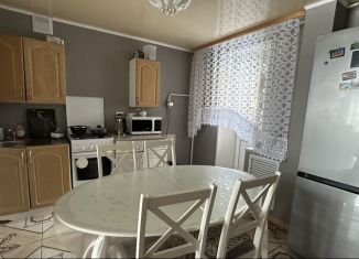 Продаю двухкомнатную квартиру, 47.3 м2, Кумертау, улица Худайбердина, 2