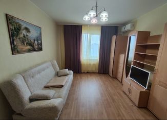Сдам 1-комнатную квартиру, 40 м2, Екатеринбург, улица Белинского, 111, улица Белинского