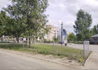 Продам 2-ком. квартиру, 47.3 м2, Балашов, улица Титова, 12