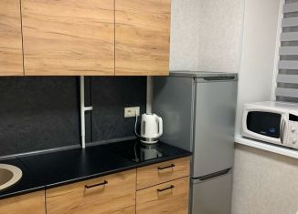 Продается 2-ком. квартира, 42.5 м2, Тюмень, улица Мельникайте, 64, Ленинский округ