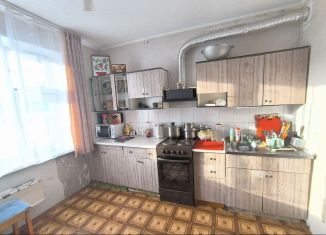 Продаю двухкомнатную квартиру, 53.4 м2, Стрежевой, Кедровая улица, 65