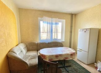 Сдается в аренду четырехкомнатная квартира, 150 м2, Екатеринбург, улица Серова, 45