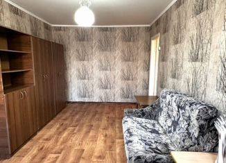 Продаю 1-ком. квартиру, 32 м2, Магнитогорск, Ленинградская улица, 33/2