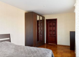 Продается трехкомнатная квартира, 60.1 м2, Казань, проспект Ямашева, 11