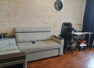Продам 2-ком. квартиру, 40 м2, Бор, улица Красногорка, 4