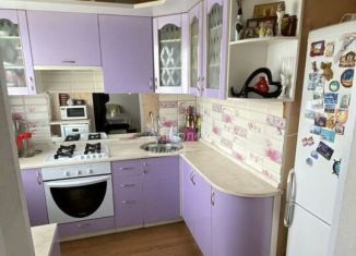 Продается четырехкомнатная квартира, 57.8 м2, Коряжма, Советская улица, 4