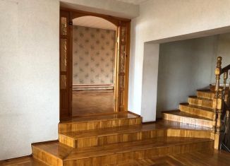 Продается 2-комнатная квартира, 140 м2, Йошкар-Ола, Советская улица, 87, микрорайон Прибрежный