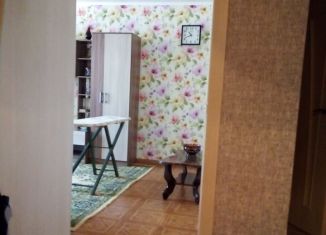 3-комнатная квартира на продажу, 65.2 м2, поселок городского типа Черноморский, улица Ленина