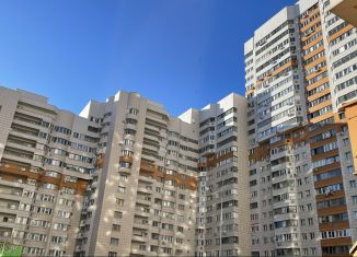 Сдается трехкомнатная квартира, 100 м2, рабочий посёлок Новоивановское, Можайское шоссе, 50