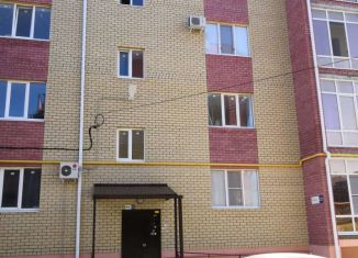 Продаю 4-комнатную квартиру, 202.6 м2, Калмыкия, улица Аккочкарова, 31