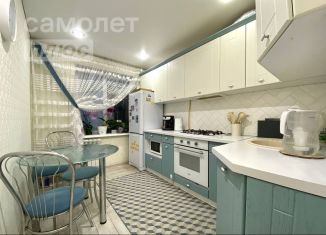Продам трехкомнатную квартиру, 64 м2, Курская область, улица Радищева, 85