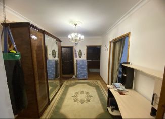 Сдам 2-комнатную квартиру, 72 м2, Дагестан, улица Гагарина, 82