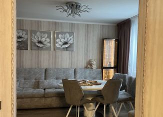 Продается 3-комнатная квартира, 76 м2, Москва, улица Вертолётчиков, 2, метро Лухмановская