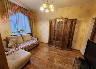 Продам 3-комнатную квартиру, 60 м2, Смоленская область, улица Черняховского, 4