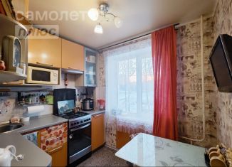Продается 4-комнатная квартира, 64.3 м2, Пермский край, улица Ленина, 60