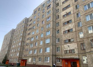 Продаю двухкомнатную квартиру, 53 м2, Орловская область, Комсомольская улица, 274