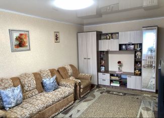 Продается двухкомнатная квартира, 50 м2, Челябинская область, квартал Медик, 3