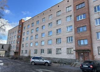 Продается трехкомнатная квартира, 65.6 м2, Ленинградская область, Промышленная улица, 2