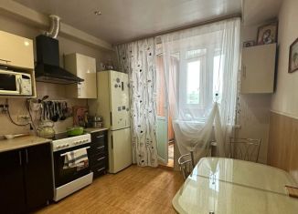 Продаю 1-комнатную квартиру, 35 м2, Невинномысск, улица Калинина, 161А
