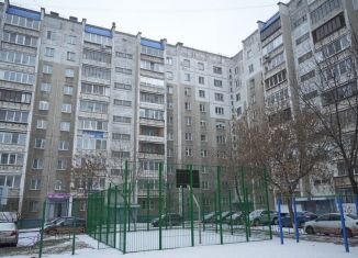 Продам 3-комнатную квартиру, 76 м2, Челябинск, улица Комарова, 127, Тракторозаводский район