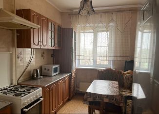 Продается трехкомнатная квартира, 73.7 м2, Астрахань, улица Куликова, 77