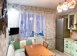 Продам трехкомнатную квартиру, 78.9 м2, Ленинградская область, Школьная улица, 6к2