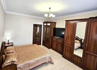 Аренда двухкомнатной квартиры, 75 м2, Краснодар, улица имени П.М. Гаврилова