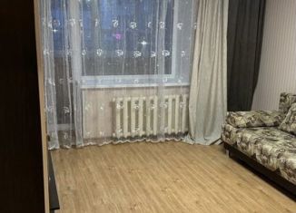 Сдается в аренду однокомнатная квартира, 33 м2, Кировская область, проспект Строителей, 36