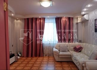 Продается трехкомнатная квартира, 73.1 м2, Кемеровская область, улица Марковцева, 22
