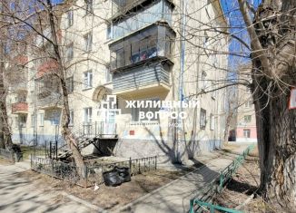 Продается двухкомнатная квартира, 45 м2, Челябинская область, улица 8 Марта, 179