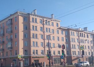 Продажа двухкомнатной квартиры, 54.2 м2, Пермский край, улица Ленина, 74