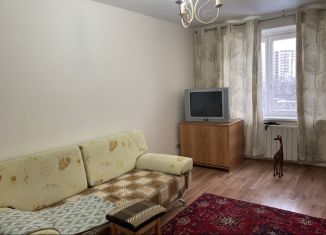 Сдается в аренду 2-комнатная квартира, 64 м2, Московская область, улица 1 Мая, 18к1