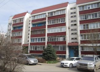 Двухкомнатная квартира на продажу, 61.9 м2, Волжский, улица имени Генерала Карбышева, 79
