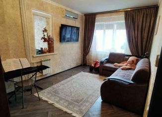 Продаю 3-комнатную квартиру, 80.8 м2, Астрахань, улица Бабаевского, 1к4