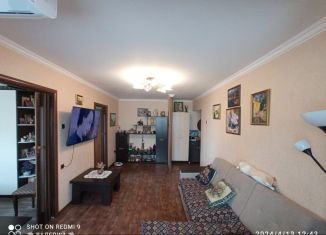 Продам трехкомнатную квартиру, 54 м2, Нальчик, улица Нахушева, 93