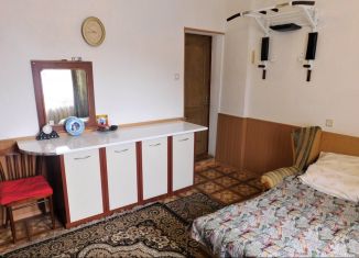 Продаю 4-комнатную квартиру, 117 м2, Алупка, Севастопольское шоссе, 35