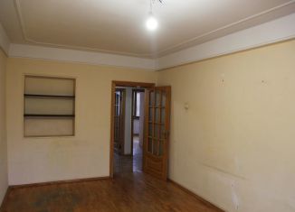 Продается двухкомнатная квартира, 52 м2, Махачкала, проспект Имама Шамиля, 43
