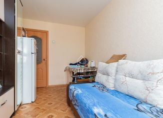 Продается 4-комнатная квартира, 59.3 м2, Омская область, улица Бархатовой, 3