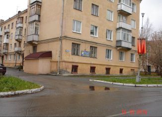 Продаю торговую площадь, 175 м2, Свердловская область, Коммунистический проспект, 38
