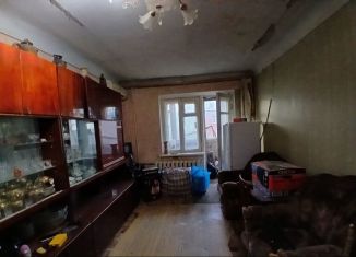 Продам трехкомнатную квартиру, 60 м2, Ростовская область, улица Искра, 37