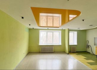 Продается 4-комнатная квартира, 76 м2, Хабаровский край, улица Гагарина, 20