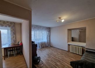 Сдается в аренду однокомнатная квартира, 32 м2, Челябинск, улица Доватора